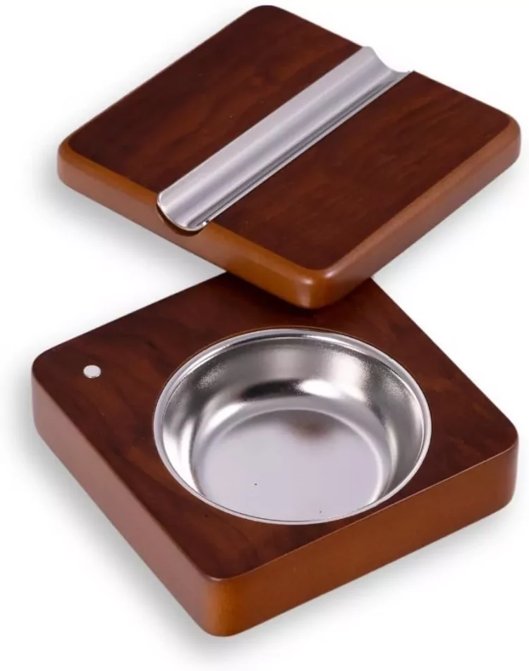 Ashtray_with_Lid