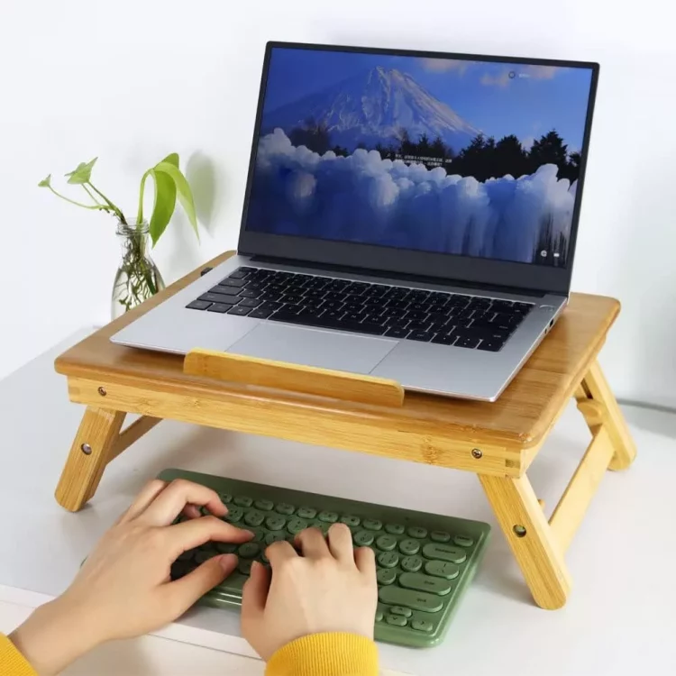 Desk_with_Folding_Leg