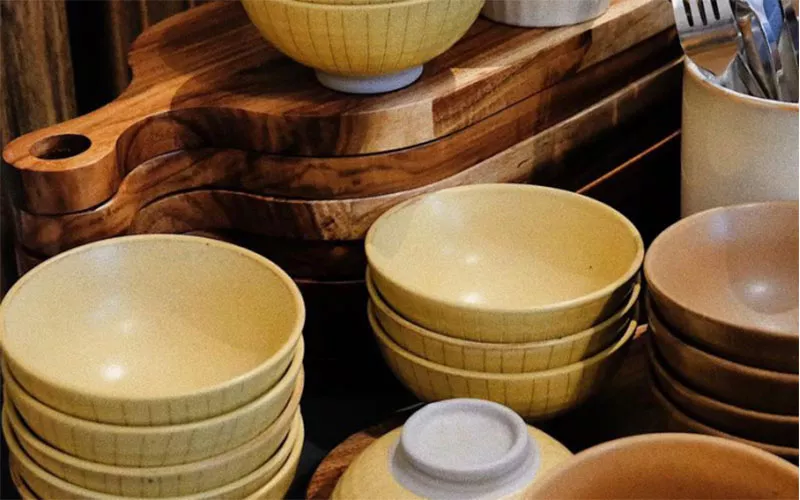 Ceramic tableware