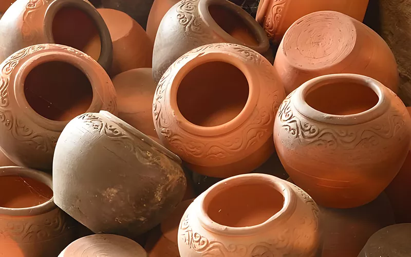 What are Traditional Ceramics