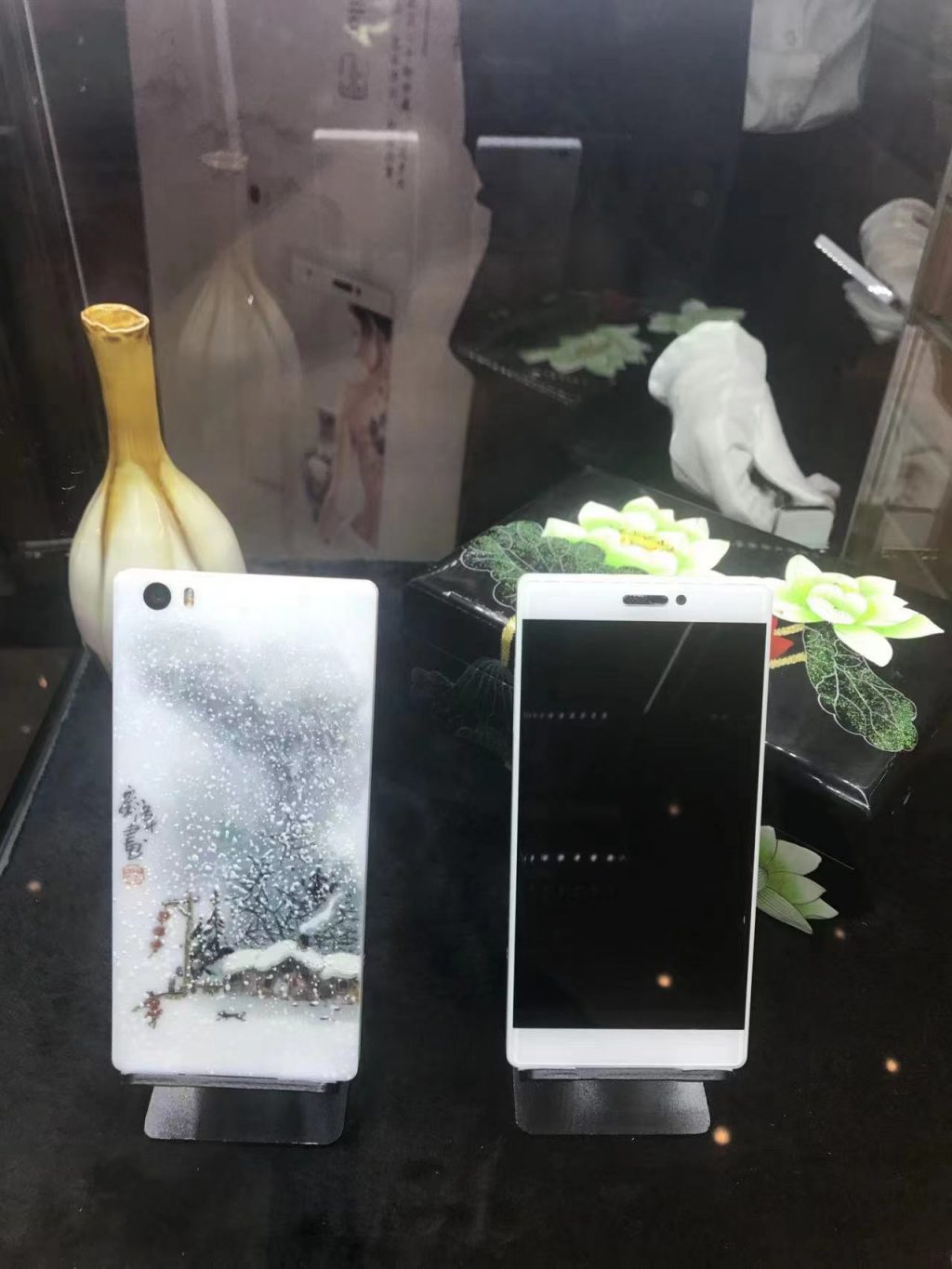 Some patterns decal on zro2 ceramic mobile phone backplane Shenzhen