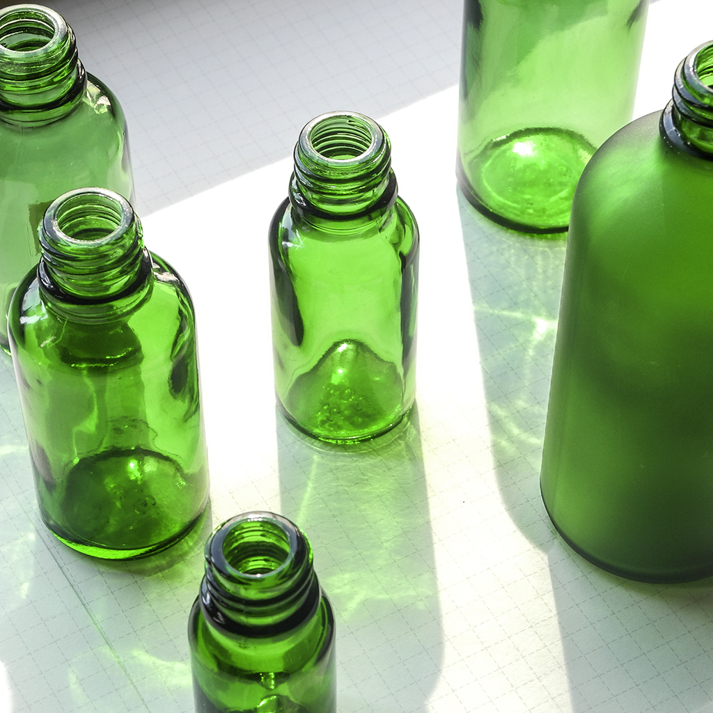 green Essential Oil Dropper Bottle 002